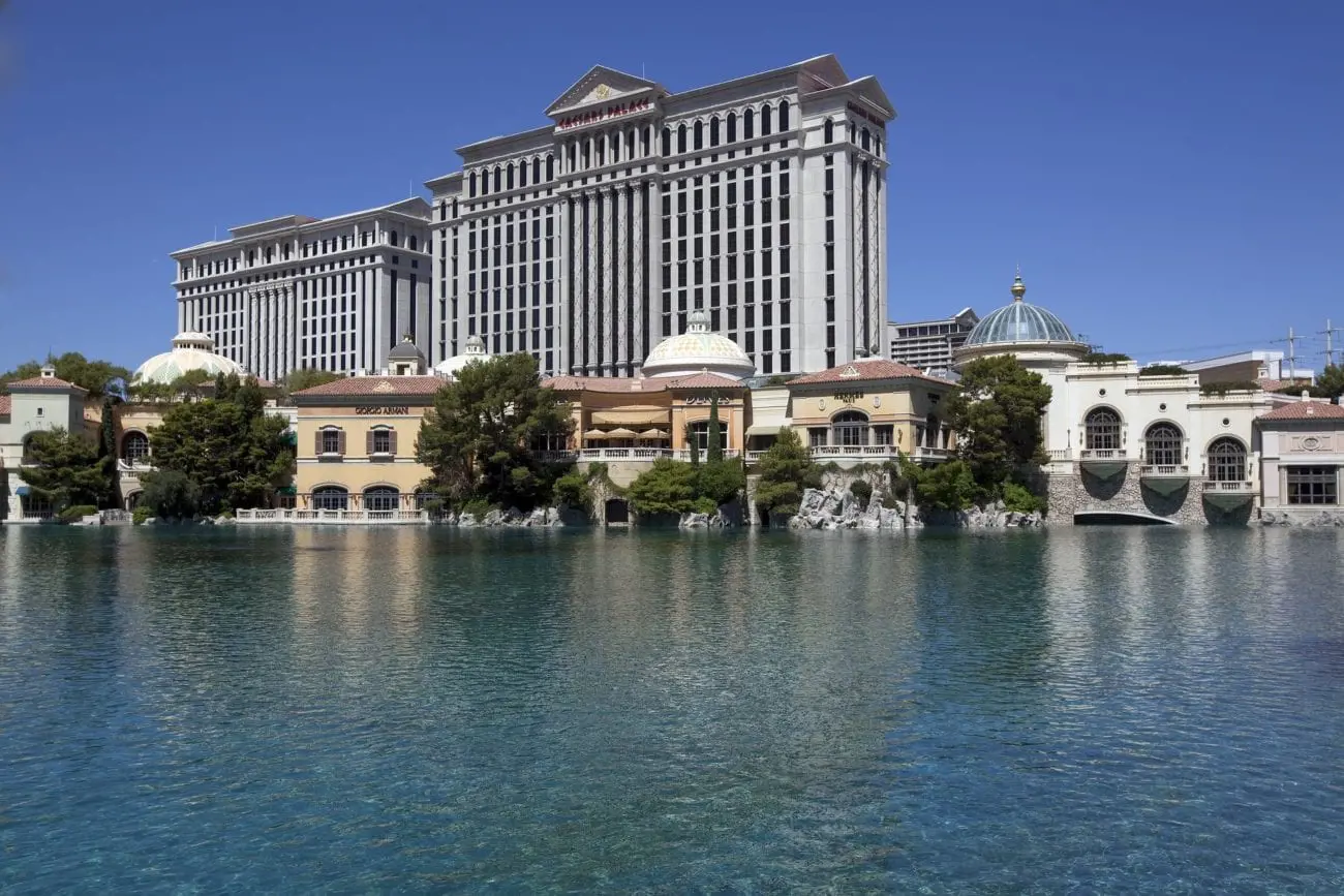 caesars-palace-3896791_1920-scaled