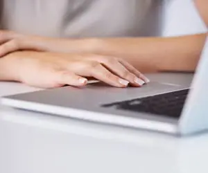 computer_hand_searching_255