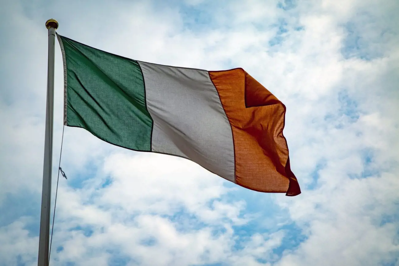 ireland-flag-15291656204uq1