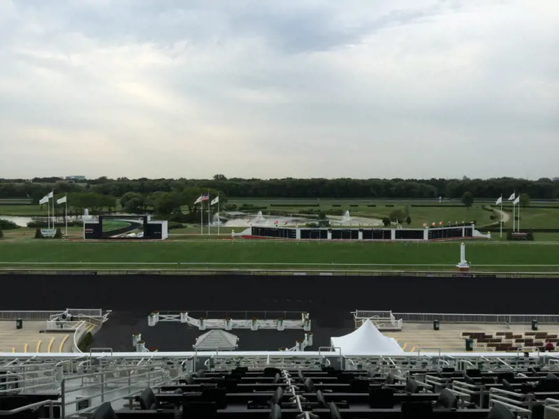 Large_television_at_Arlington_International_Racecourse_Chicago_Illinois-1024x768-1