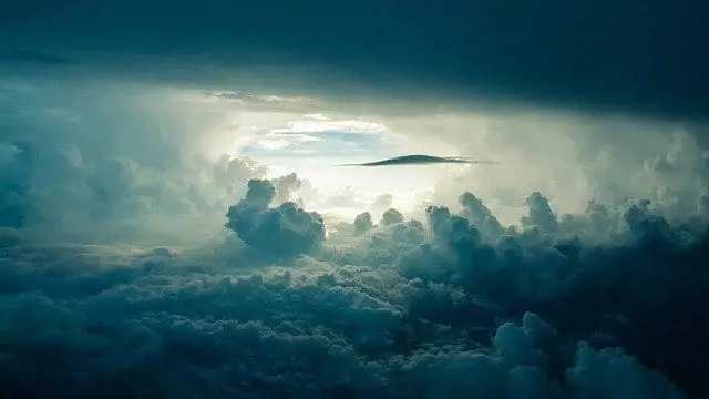 sky-690293_640
