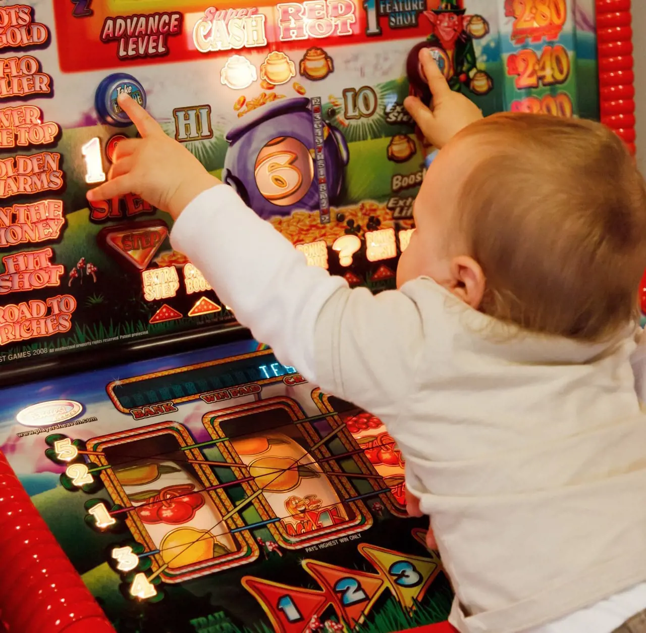 people-game-play-young-machine-playing-1023642-pxhere.com_