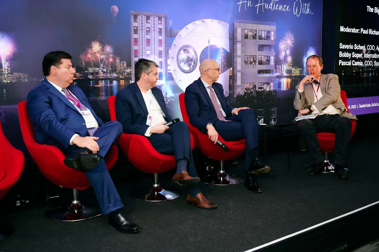 Panel-Vox-Investments-scaled