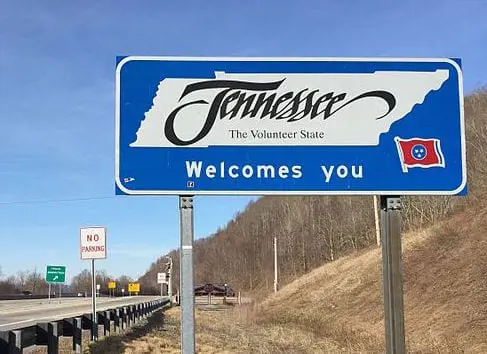2016-03-23_17_42_49_Tennessee_Welcomes_You_sign_along_westbound_Interstate_26_entering_Unicoi_County_Tennessee_from_Madison_County_North_Carolina