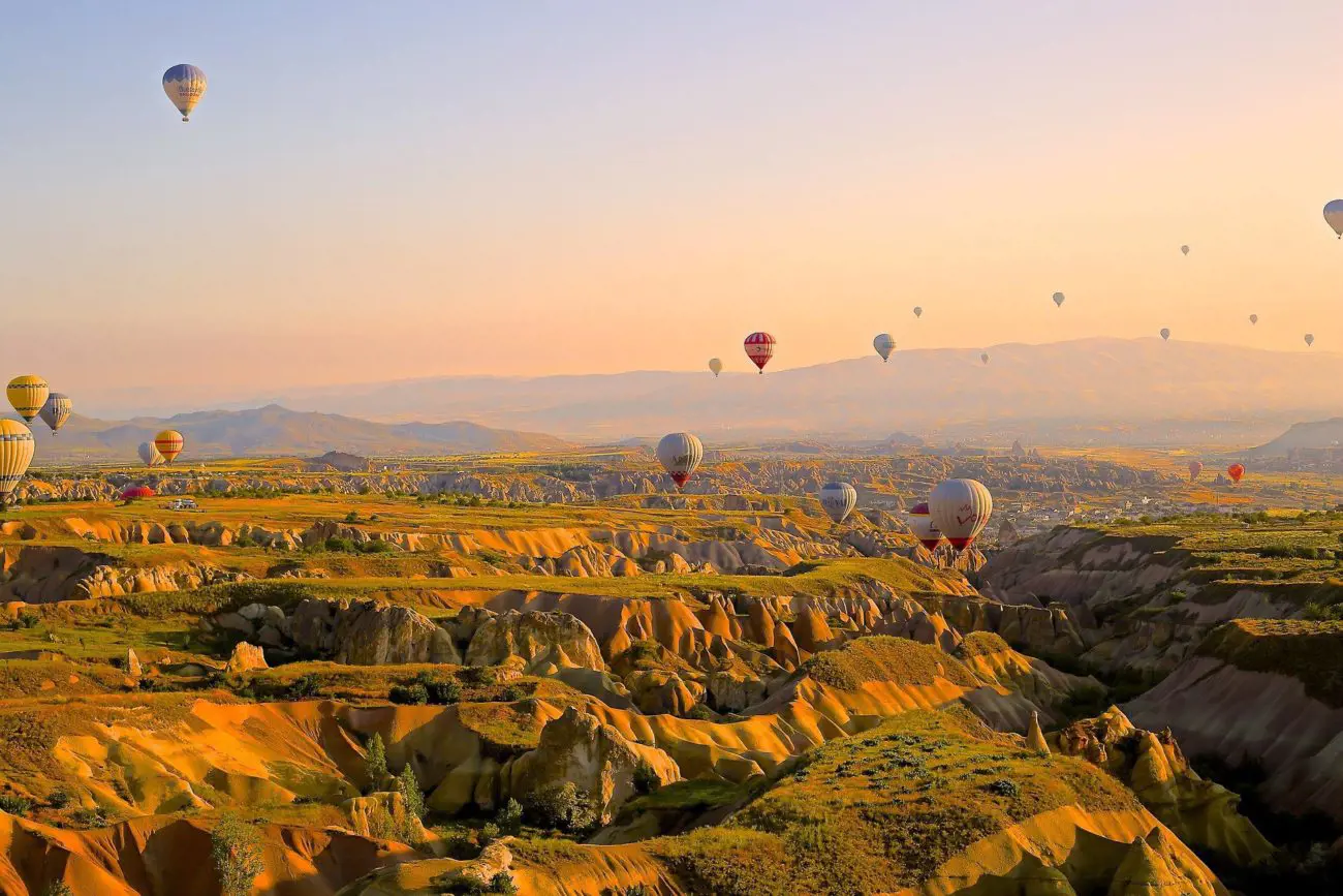 hot-air-balloons-828967_1920