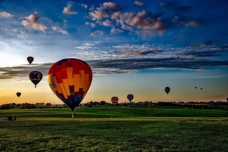 hot-air-balloons-g02156a94b_1920-scaled